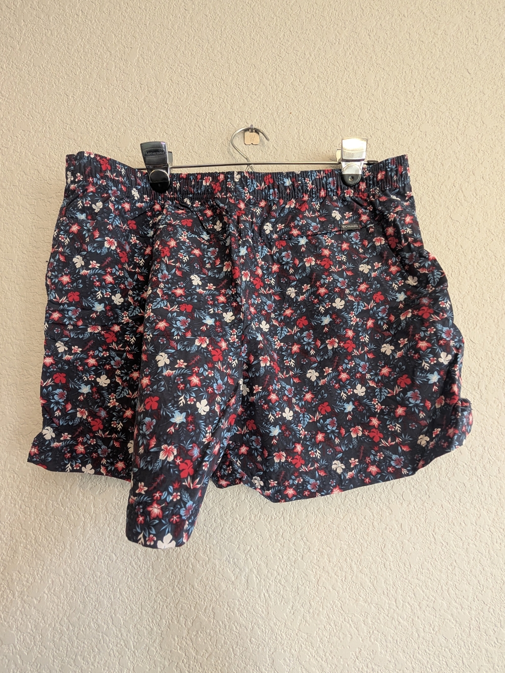 Columbia Floral Elastic Waist Women’s Shorts Sz L - Navy w/ Red & White Flowers